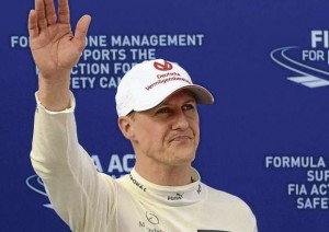 La foto, de archivo, viene bien a este momento, con Schumacher diciendo adiós.