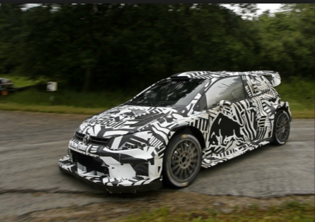 El Polo R 2017 cuando era testeado en Octubre. Un mes mas tarde VW decidió no participar en el Mundial de este año.
